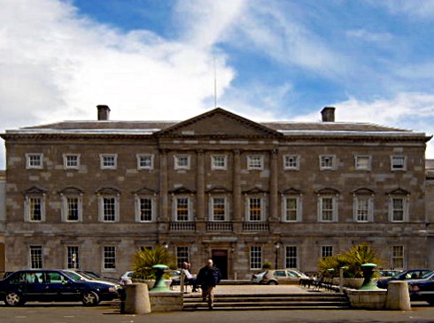 Irish Parliament passes motion on insurance costs