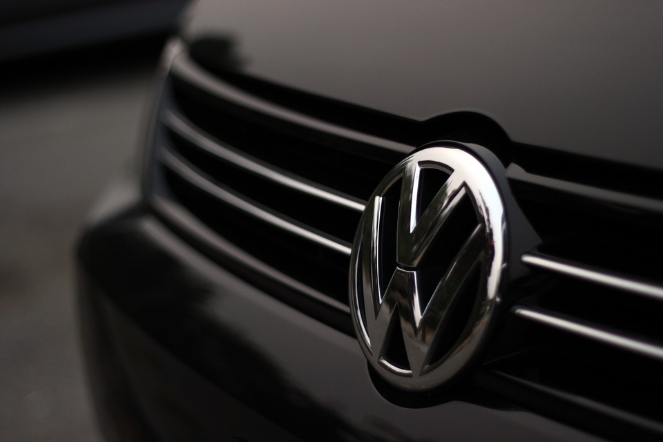 US Justice Department looking at deferred prosecution for VW amid new charges