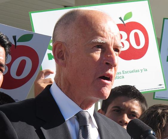 Jerry Brown blasts lenders over failure to embrace green initiatives