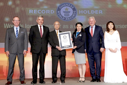 Insurance agent achieves Guinness World Record for whopper of a career | Insurance Business