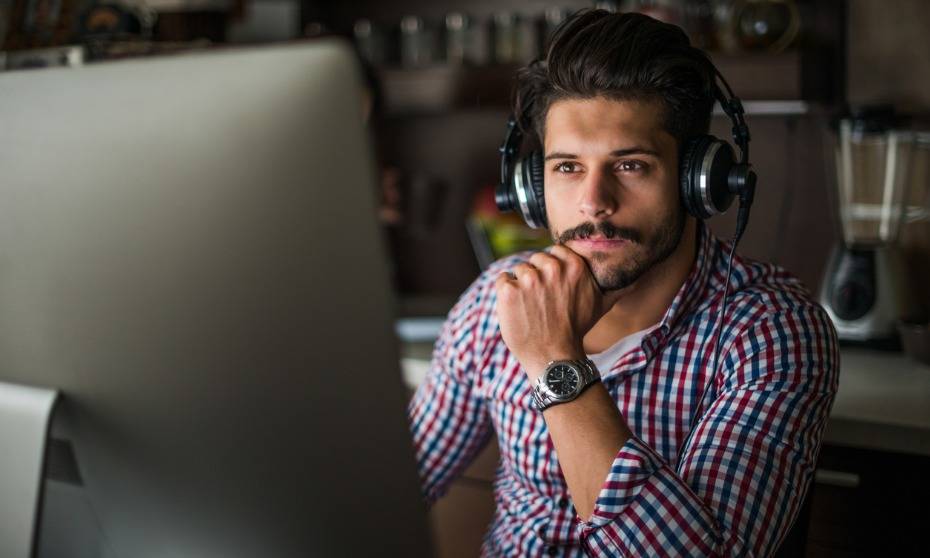 Should headphones be banned at work HRD Australia